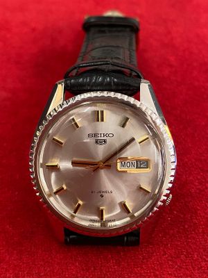 SEIKO5 21 jewels Automatic ตัวเรือนสแตนเลส นาฬิกาผู้ชาย นาฬิกามือสองของแท้
