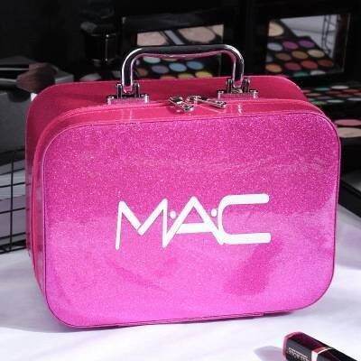 กระเป๋าเครื่องสำอาง-mac-แบบ-glister-สวย-หรูดูดี-มีหูหิ้วด้วยจ้า-สี-เงิน-ชมพู-บานเย็น-ขนาด-15-8-5-22-cm