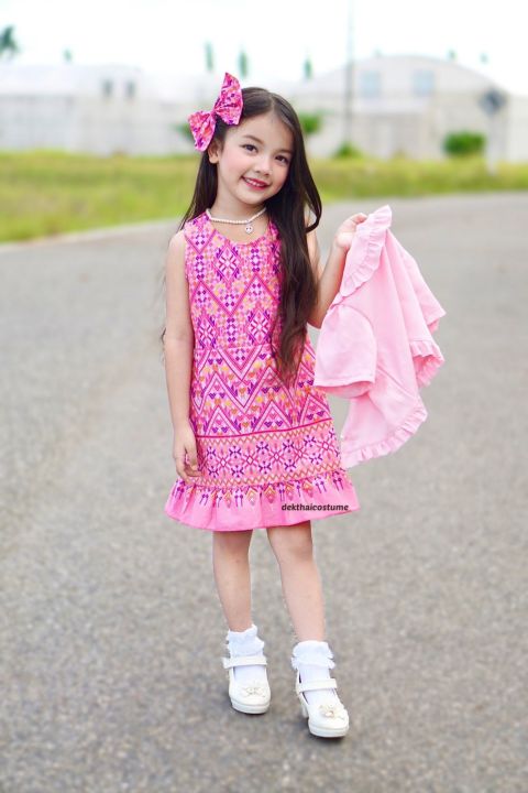 de-ชุดไทยเด็กผู้หญิง-ชุดไทยเด็กสีชมพู-ชุดไทยประยุกต์-ใส่ไปวัด-ใส่ไปโรงเรียน
