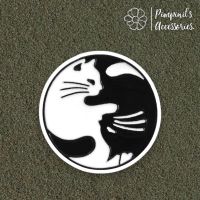 ʕ •ᴥ•ʔ ✿ พร้อมส่ง : เข็มกลัดลายแมวขาว-ดำหยินหยาง | White-Black Yin Yang Cat Enamel Brooch Pin.