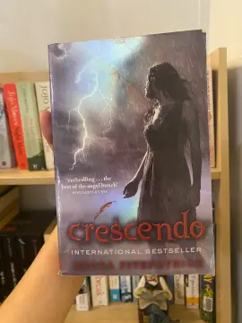 Crescendo: The Hush, Hush Saga [Book]