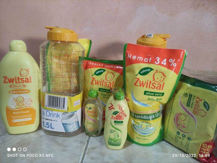 Zwitsal Baby Bath Hair & Body Sabun Cair Bedak Bayi 600ml Free Lock N ...