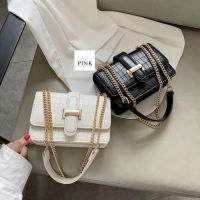 กระเป๋าแฟชั่นเกาหลีพร้อมส่ง Foxy bag ? กระเป๋าสะพายข้างผสายโซ่ อะไหล่ทอง