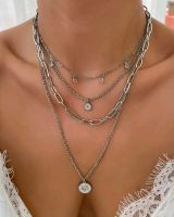 สร้อยคอแฟชั่น สร้อยคอ 4 ชั้น จี้กลม เก๋ๆ สีเงิน Coin Charm Layered Necklace (ส่งจากไทย)