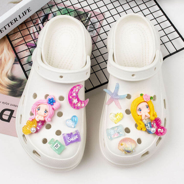 รองเท้า Crocs Jibbitz 10ชิ้น เซ็ตเครื่องประดับ Diy Ins น่ารักการ์ตูนเรซินนางเงือกดอกไม้ถอดได้หัว