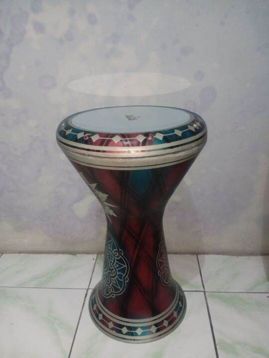 Darbuka Alexandria AHA keramik gradasi biru merah motif. tas dan kunci