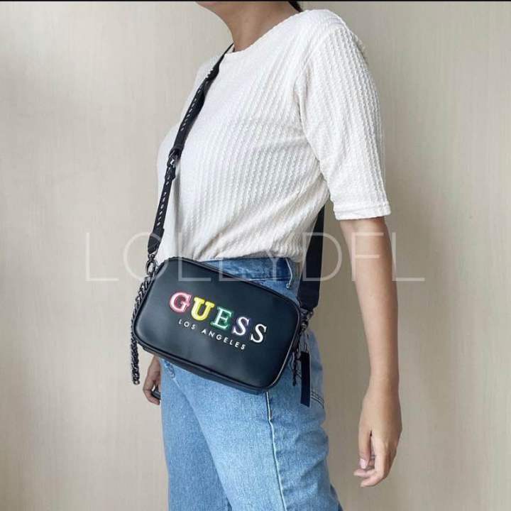 sale-กระเป๋าสะพาย-guess-แนวสตรีท-ใช้ง่าย-งานแท้-outlet-น้ำหนักเบามาก