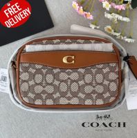 กระเป๋าสะพาย Coach Camera Bag In Signature Textile Jacquard