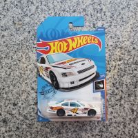 Hotwheels Chevy Impala

ขาว