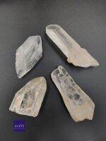 ? ผลึกควอตซ์ใส ดิบ ทรงสวย มีให้เลือก 4 เเบบ ?
( Clear Quartz )
? 
? แหล่งอัฟริกา
?