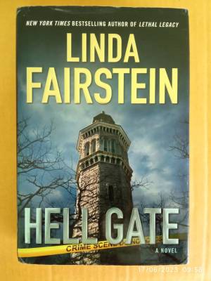 Hell Gate By Linda Fairstein/Language English/ฉบับภาษาอังกฤษ/ปกแข็ง/มือสองสภาพบ้าน(มีจุดน้ำตาล)(S1L)