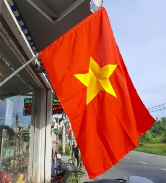 Bóng quốc gia: Đây là biểu tượng thể thao quốc gia của Việt Nam, mang trong mình nhiều giá trị và những cảm xúc rất đặc biệt của người Việt. Khi nhìn thấy bóng quốc gia, bạn không chỉ cảm thấy tự hào mà còn được động viên và khích lệ để cùng đồng hành với đội tuyển Việt Nam.