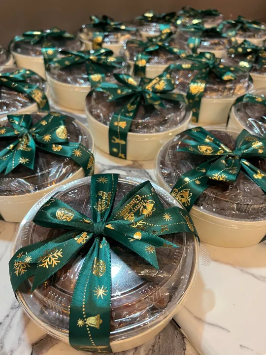 premium dates with nuts in circle wooden box 500 grams imported from