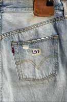 กางเกงยีนส์ (มือสองแท้ ?%) Levi’s501 (ป้ายหนัง) เอวป้าย 31” เอววัดจริง 35” MADE IN CHINA (รหัสL57) ยาวทั้งตัว 41.5” ยาวจากเป้าถึงปลายขา 30.5” ปลายขากว้าง 7.5” *** สนใจสอบถามข้อมูลเพิ่มเติมได้ค่ะ***