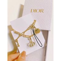 ห้อยมือถือ / ปรับเป็นสร้อย กำไลได้  ยาว 30 cm
Dior Gold Phone Charm ที่ห้อยโทรศัพท์สีทอง  Dior 
มาพร้อมกล่อง #ซื้อเป็นของขวัญ ?