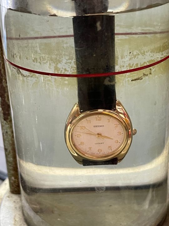 seiko-lucent-quartz-ตัวเรือนทองชุบ-นาฬิกาผู้หญิง-นาฬิกามือสองของแท้