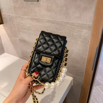 Túi xách mini khuấy đảo sàn diễn Chanel Xuân Hè 2021  Harpers Bazaar