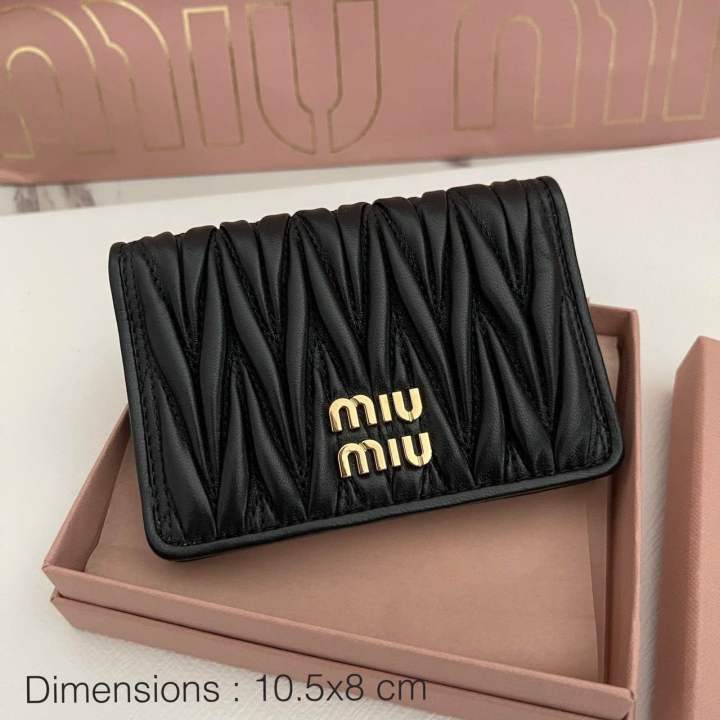 new-miumiu-matelasse-nappa-leather-card-holder