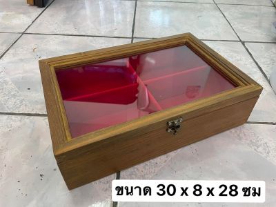 กล่องไม้ กล่องไม้สักบุผ้ากำมะหยี่สีแดง 4 ช่อง ไม้สักแท้ สีเนื้อไม้ ขนาด  30 x 8 x 28  ซม กล่องเก็บพระ กล่องเครื่องประดับ