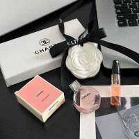 ชุดน้ำหอมปรับอากาศ ? Set น้ำหอมติดรถ Chanel camellia มาในกล่องสวยหรู พร้อมกับน้ำหอมแบบเติมและแบบสเปรย์   1 set ได้ถึง 3 ชิ้น คุ้มมาก สวยเกินราคา