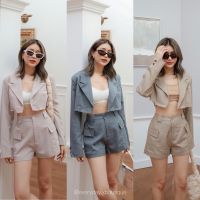 mini blazer set??(590฿ฟรีส่ง) ชุดเซ็ตเบลเซอร์สุดปัง สำหรับซีซั่นนี้ค่า ตัวเสื้อทรงครอปเอวลอย ดีเทลปลายตัด glam