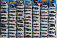 รถเหล็ก Hot wheels ของแท้ ?% 1 เซทมี 2 คัน ราคา 120 บาท แบบการ์ตูน "คละแบบให้ไม่ซ้ำกัน"