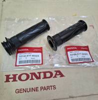 ปลอกแฮนด์,ปลอกมือ ซ้าย ขวา HONDA SCOOPY-i (ปี2010-2014) ไฟเลี้ยวแยก,ไฟเลี้ยวบังลม แท้ศูนย์  ข้างขวา=(53140-KYT-900ZA) ข้างซ้าย=(53166-KYT-900ZC)