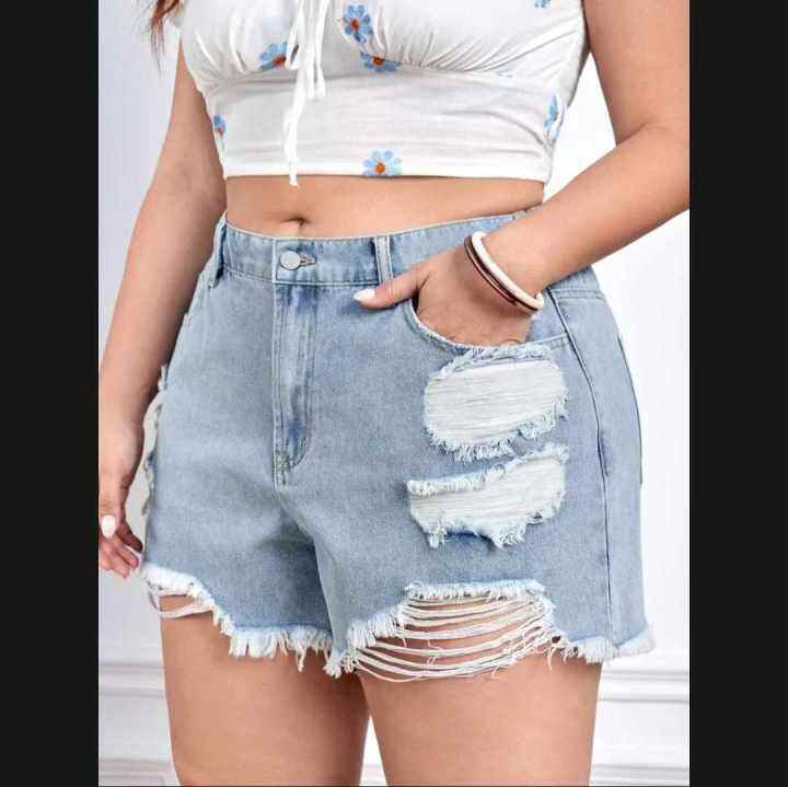 Plus size hot sale shredded shorts