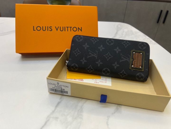 Louis Vuitton Men Wallets  Louis vuitton men, Louis vuitton mens wallet, Louis  vuitton wallet