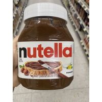 นูเทลล่า เฮเซลนัทผสมโกโก้ ผลิตภัณฑ์สำหรับ ทาขนมปัง ตรา เฟอเรโร่  680 G. Nutella ( Ferrero Brand )