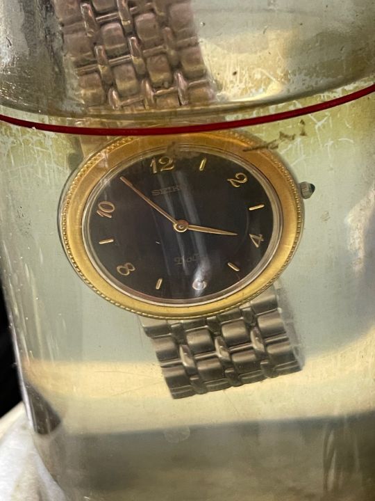 seiko-dolce-quartz-ตัวเรือนสแตนเลส-ขอบทองคำแท้-18-k-นาฬิกาผู้ชาย-มือสองของแท้