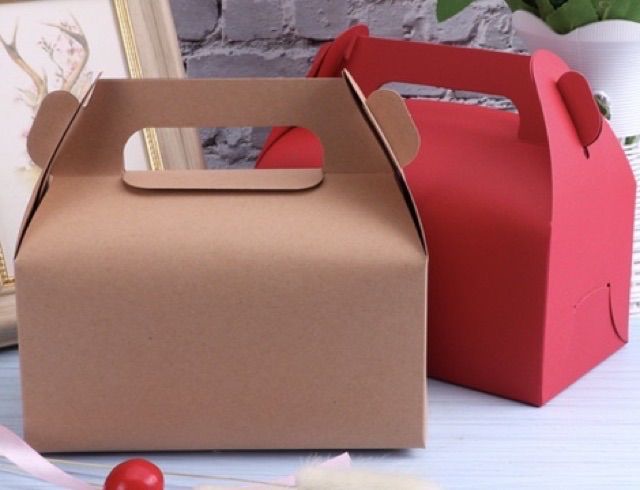 กล่องเบเกอรี่พร้อมหูหิ้ว-ขายตั้งแต่-1-ใบ-กล่องคราฟท์-กล่องบรรจุภัณฑ์พกพา-กล่องใส่เค้ก-กล่องสีพื้นสวยงามสะดุดตา