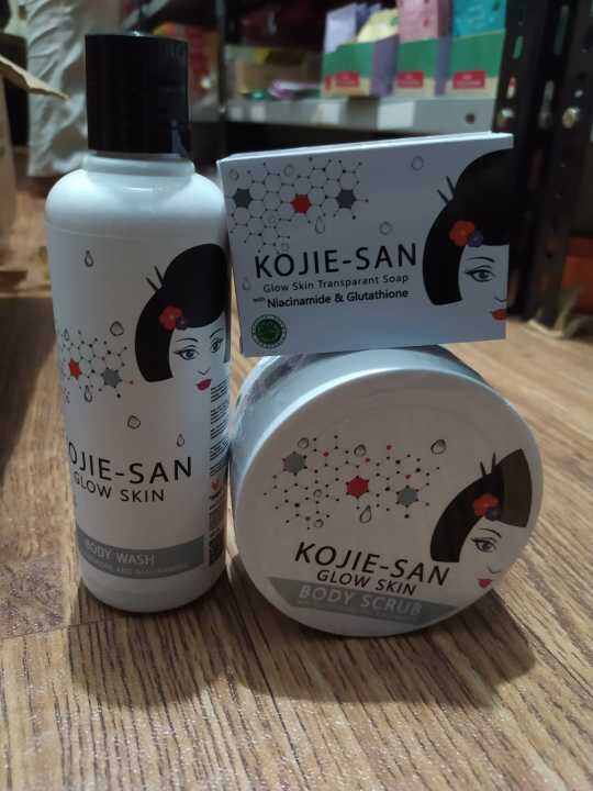 KOJIE SAN GLOW SKIN PAKET ORIGINAL ( BODY SCRUB, BODY WASH, SABUN