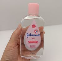 Johnsons baby oil 
จอห์นสัน เบบี้ ออยล์ เบบี้ออยล์สีชมพู 125 มล.