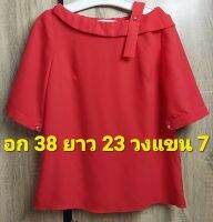 B75.. เสื้อ browse คอกลมกว้าง ใส่โชว์ไหล่ 1 ข้าง แขนสั้น สีแดงสดผ้าไหมอิตาลี งานสวยเรียบ สวมใส่สบาย