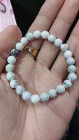 หินฮาวไลต์ (Howlite) เป็นหินที่ปักเป่าสิ่งที่ไม่ดีไม่ให้มาใกล้ตัว ช่วยส่งเสริมความเงียบสงบของจิตใจและลบความคิดที่เสียสมาธิต่างๆ 
Size : 8 mm