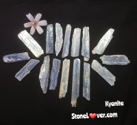 #หินธรรมชาติ #ผลึกธรรมชาติ 
#Kyanite #หินปลดหนี้ 

#คะยาไนต์ "หินปลดหนี้" "พูดแล้วได้เงิน"  

#หินคะยาไนต์ /Kyanite 
☄ช่วยเพิ่มพลังเสริมดวงชะตาของท่านให้กล้าแกร่ง ช่วยให้มีจิตใจที่เด็ดเดี่ยวไม่โลเล สามารถปกครองคนหมู่มากได้ ทำให้เกิดชัยชนะที่มั่นคงถาวร