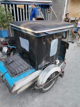 Second hand discount tricycle for sale