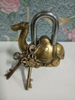 camel design padlocks