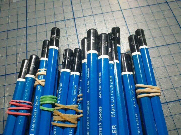 [PRELOVED] Staedtler Graphite pencil H and B line weights some of the pencil are preloved