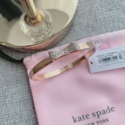 👑ของแท้ 100%👑กำไล Kate spade bangle outlet KATE SPADE Rosegold  ขนาด>>> เส้นผ่าศูนย์กลาง4.5cm.
