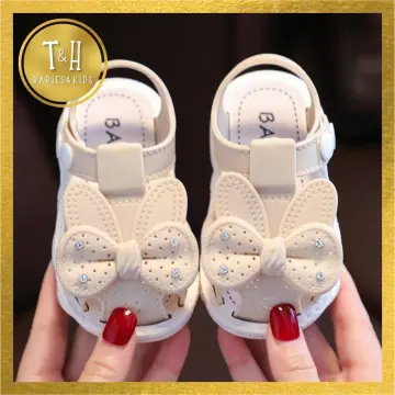 Baby girl walking sale shoes size 2