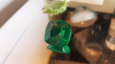 มรกต พลอย Columbia โคลัมเบีย.รูปเบาะ ขนาด SIZE 17x17 mm ..(1 PCS เม็ด )columbian cushion emerald gemstone