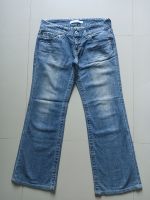 BOYFRIEND JEANS#ยีนส์มือสอง เอววัดจริง31 ยาวเต็ม38 เป้า8 สะโพก40 ต้นขา11 ปลายขา10 ผ้าไม่ยืด ผ้านุ่ม แน่นตึง เอวต่ำ กระเป๋าหน้าไม่ลึก สภาพดี พิจารณาตามรูป