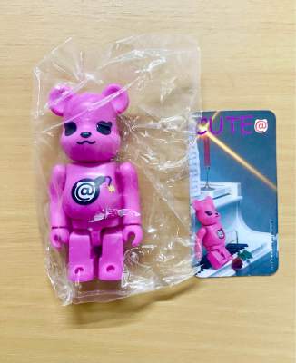 ฟิกเกอร์ bearbrick 100% Series 3 : Pink Bomb (ใหม่ในซอง มีการ์ด) ของญี่ปุ่นแท้💯(งาน Medicom toy)