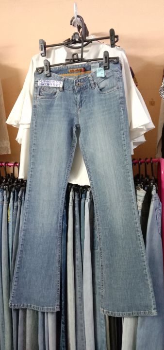 กางเกงยีนส์มือสองร้านพี่บียะลา-ขนาดรอบเอว-30-31ผ้าไม่ยืด-รายละเอียดเพิ่มเติมได้ที่สติ๊กเกอร์