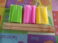 ไม้เปล่าแบบผ่ากลาง ขนาด 14-15 นิ้ว  พร้อมหลอดสั้น 3 ถุง (หลอดสีคละๆๆกัน)