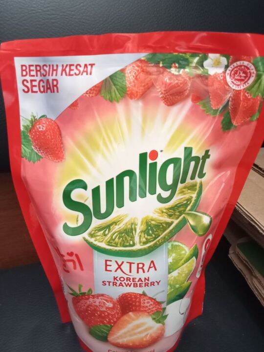 Sunlight Sabun Cuci Piring Strawberry 560 Ml Lazada Indonesia