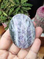 ? Charoite (ชารอยด์) Palmstone 

?️ มี VDO สวยๆใต้โพสครับ
?
เป็นหินที่มีสีม่วงสดใส ตั้งแต่ม่วงลาเวนเดอร์จนไปถึงม่วงเข้มviolet ray