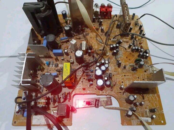 mesin tv polytron U slim 21 inch hidup normal | Lazada Indonesia